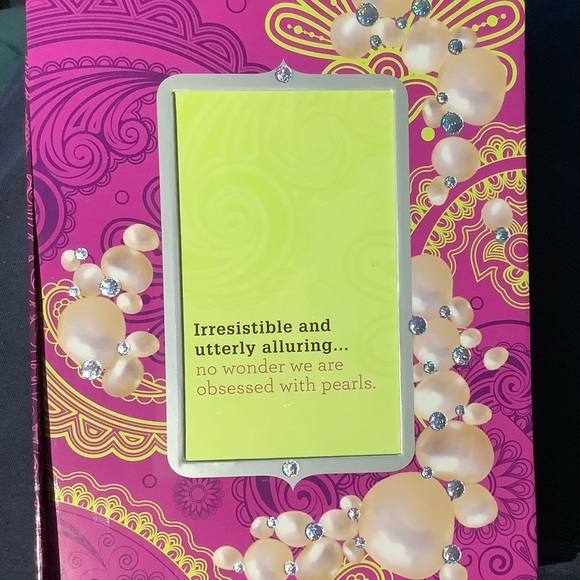 bareMinerals Exotic Pearls 10-piece Lustrous Collection-NEW - Picture 4 of 5